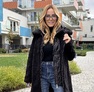 Alisha kabát fekete – Hosszított bukléhatású női kabát steppelt betéttel – Innova Fashion – 2. kép